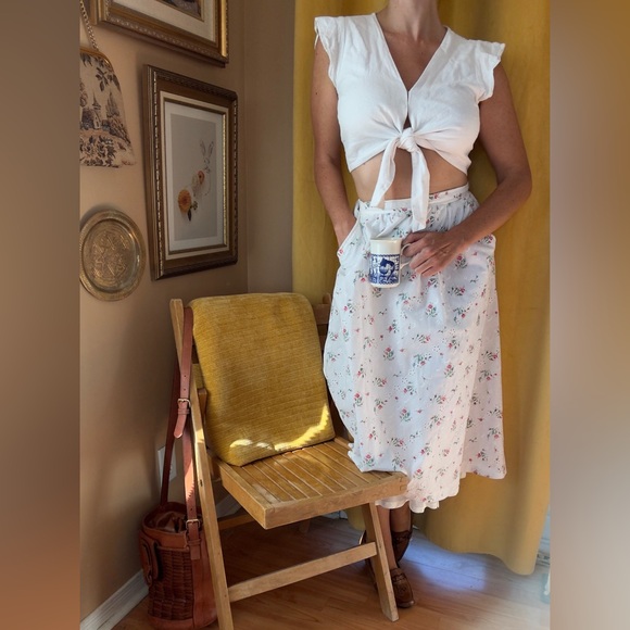 Vintage Dresses & Skirts - Vintage White Hand Sewn Floral Eyelet Midi with Pockets XS